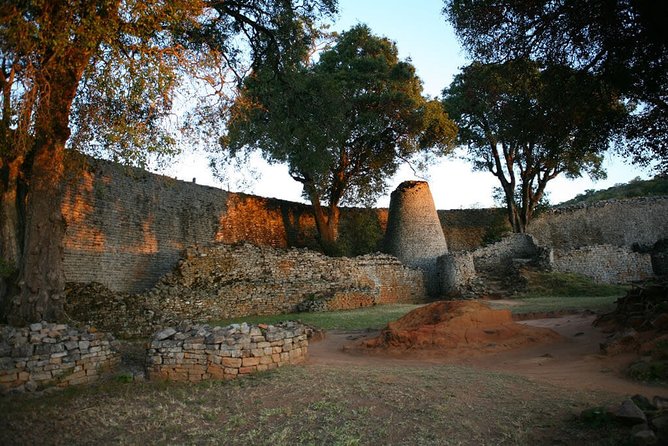 10 Day Zimbabwe and Chobe NP Tour - Matobo National Park and Cecil Rhodes in the Hills