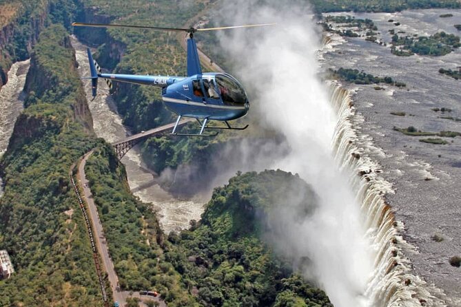 13-15 minutes Private Short Helicopter Flight - The Return Through Zambezi National Park and the Game-Spotting Chance
