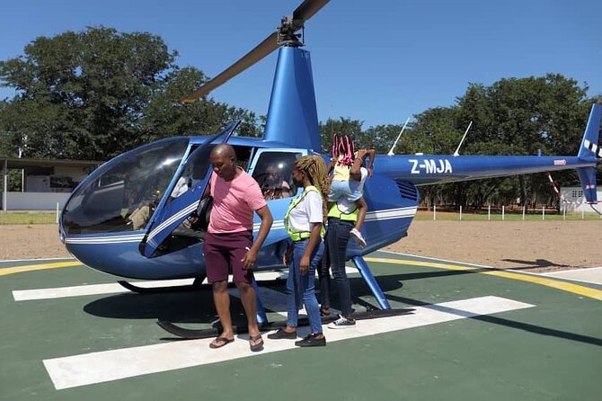 13-15 minutes Private Short Helicopter Flight - Inside the Flight Route: Orbits, Gorges, and Water Power Shots