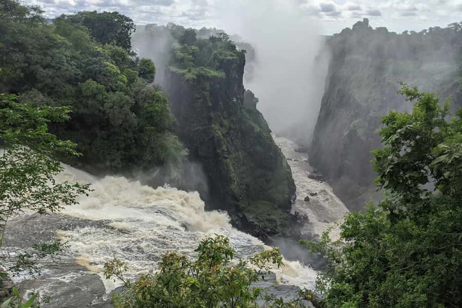 From Livingstone: Day Trip to Victoria Falls, Zimbabwe - From Livingstone to Victoria Falls by 8:30 AM pickup