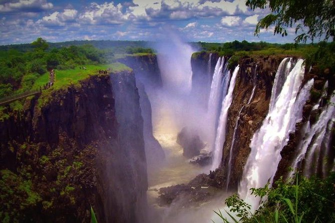 Full Day Victoria Falls incl lunch & Devils Pool 10h ZIMBABWEAN & ZAMBIAN SIDE - Morning pickup and border crossing, with a driver who keeps things moving