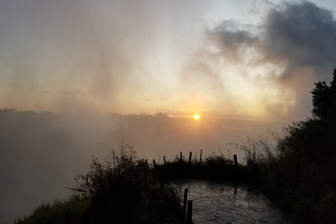 Guided Falls Tour & Zambezi River Cruise Combo - Why a Victoria Falls and Zambezi combo works so well