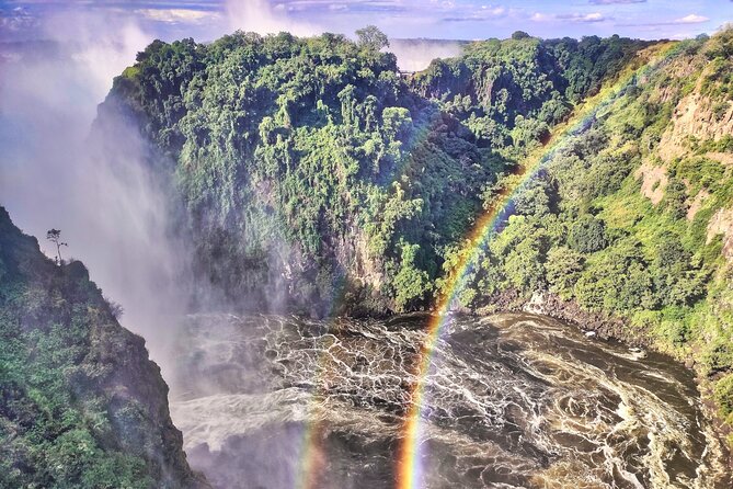 Guided Tour of the Falls (ZIM side) Wildlife Safari, by Savannah - How the 1 hour 50 minute to 2 hour pacing keeps you from rushing