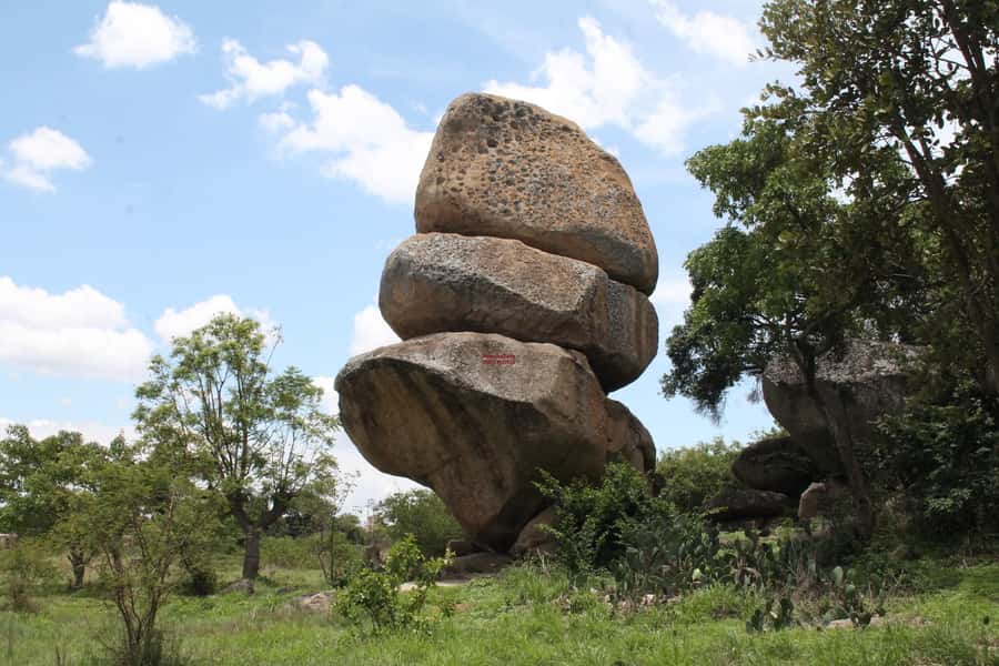 HARARE CITY TOUR ADVENTURES !! - Mbare suburb streets and markets: everyday Zimbabwe