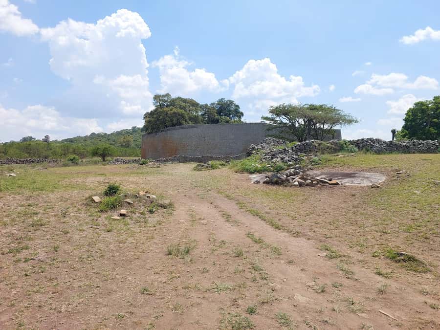 MASVINGO; GREAT ZIMBABWE MONUMENT TOUR - FROM HARARE - A long, guided run to Great Zimbabwe that feels like time travel