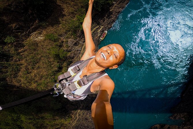 Shearwater Bungee Jump Victoria Falls Bridge - What 4 Seconds of Freefall Feels Like at 111 Meters