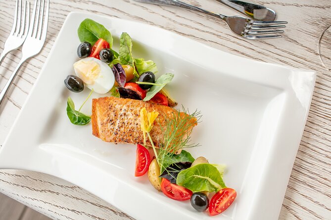 The Lookout Café Lunch In Victoria Falls - What the 2-Hour Experience Actually Feels Like