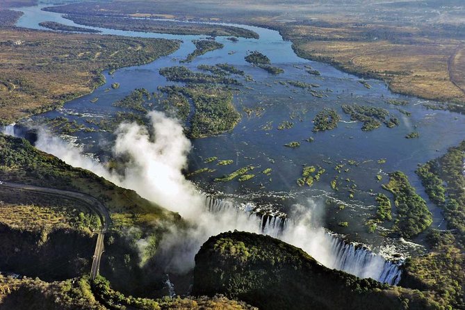 Victoria Falls Airport Transfer to Victoria Falls Town or Hotel - Comfortable ride details that help after landing