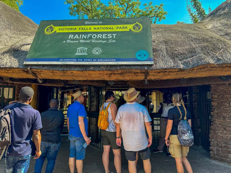 Victoria Falls: Guided Tour of the Victoria Falls - National Park time: where the magic turns into real details