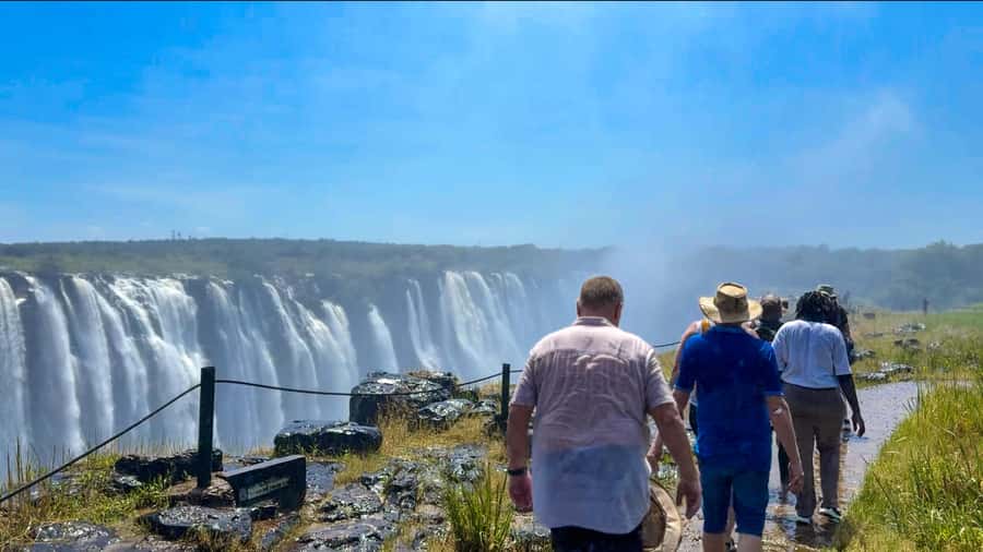 Victoria Falls: Guided Tour of the Victoria Falls - Viewpoints: how you see the falls from more than one angle