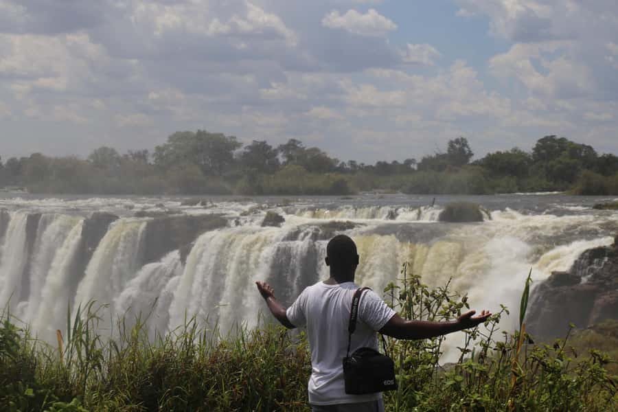 Victoria Falls Guided Tour with High Tea - Things to consider before you book