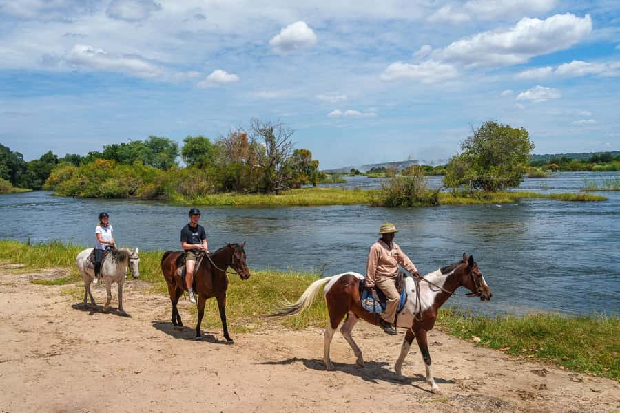 Victoria Falls National Park: Horseback Safari - Along the Zambezi River banks: the Victoria Falls area feel