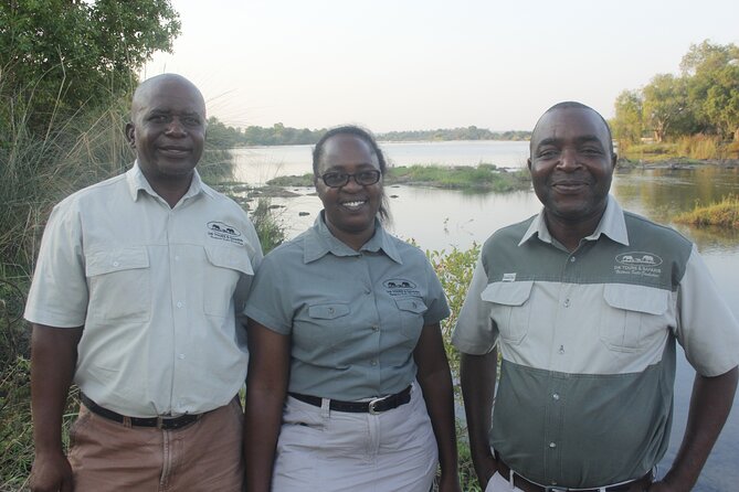Victoria Falls PRIVATE Airport Transfers - Finding Your Driver at Victoria Falls Airport (VFA), With a Name Board