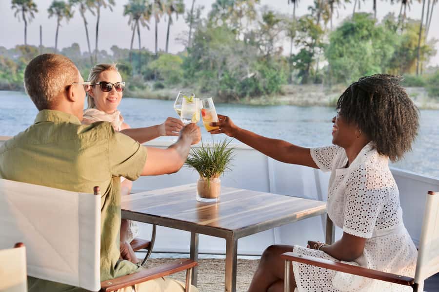 Victoria Falls Scenic Guided Tour with Sunset Boat Cruise - Mosi-oa-Tunya, the Smoke That Thunders, in real-time