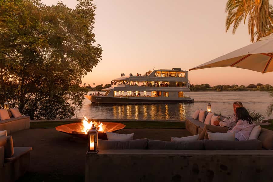 Victoria Falls: Sunset Cruise and Dinner at The Eatery - The 2-hour Zambezi sunset cruise, what it feels like in real time