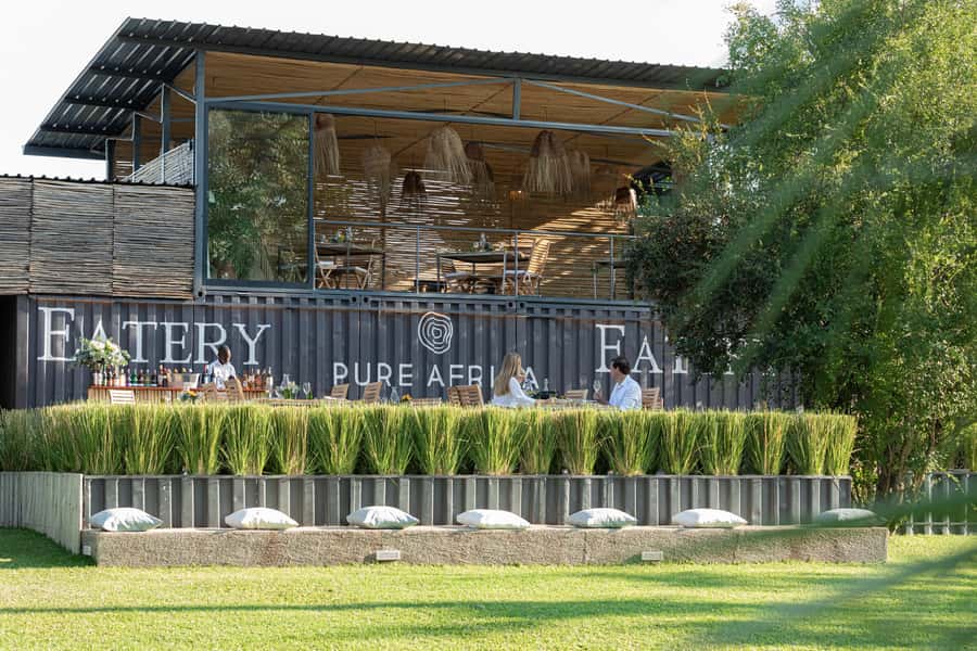 Victoria Falls: The Eatery Lunch Experience - Getting there and where to show up, simple and practical
